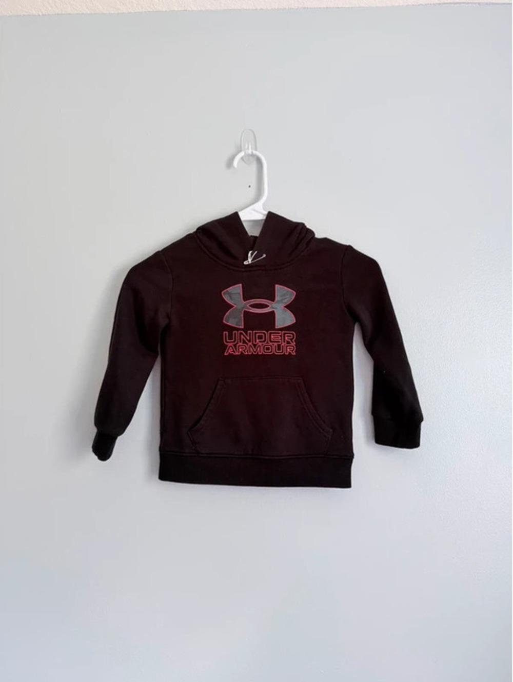Black Under Armour Boys Hoodie 3T with Logo
